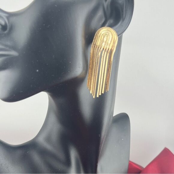 Bold & Elegant Gold Drape Chain Earrings - Picture 5 of 5